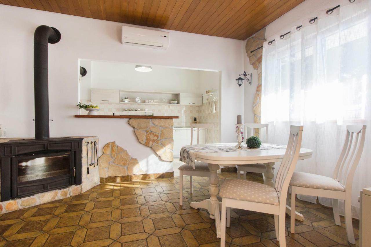Pianino Apartmán Brodarica (Sibenik-Knin)